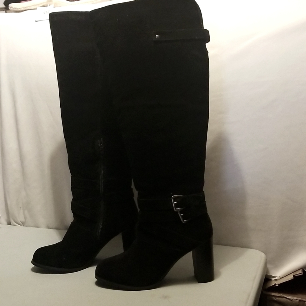 NWOT Women's Over the Knee Boots size 8 M